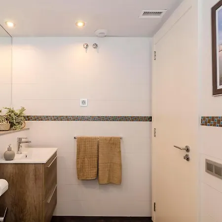 Spaces Sea View Oasis Apartment