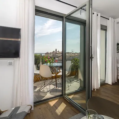 Apartment Spaces Sea View Oasis