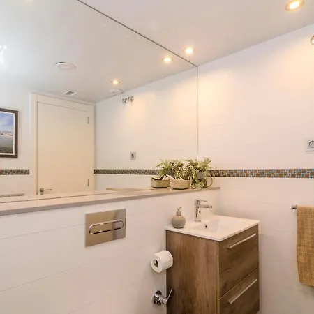 Spaces Sea View Oasis * سيدجيس